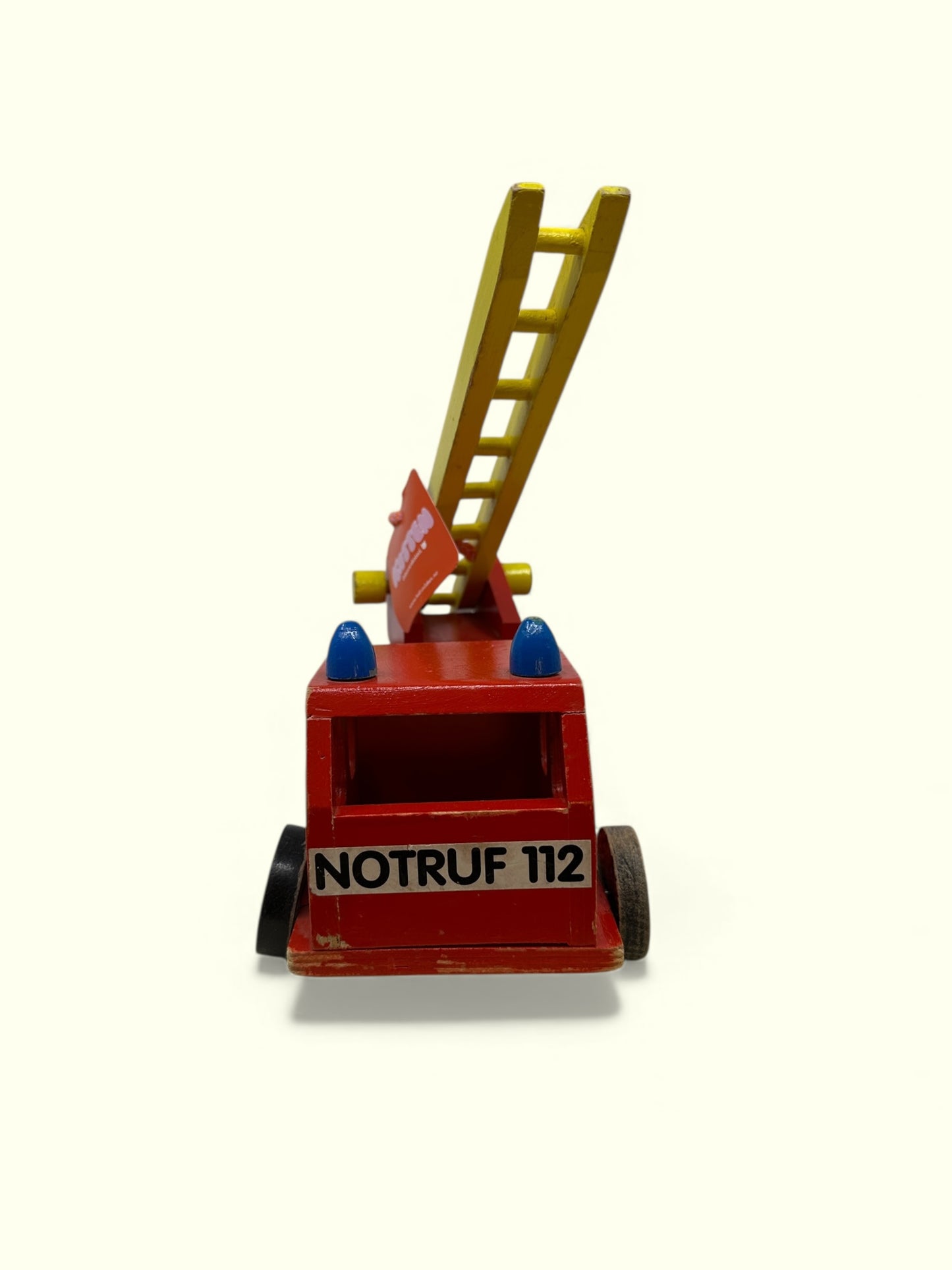 Vintage brannbil i tre