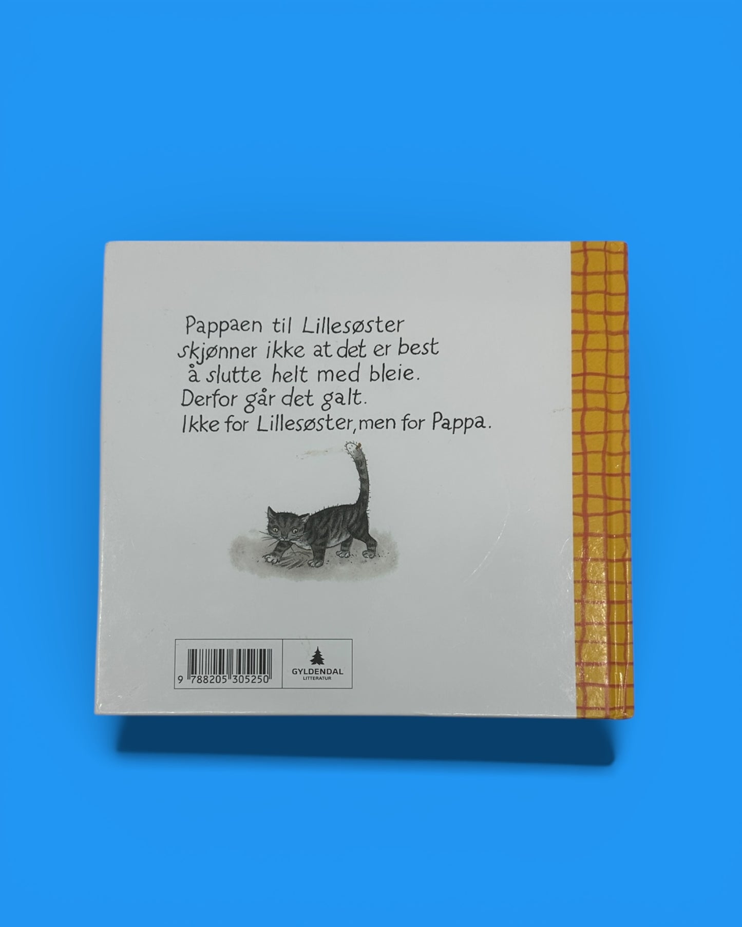 Lillesøster skal tisse